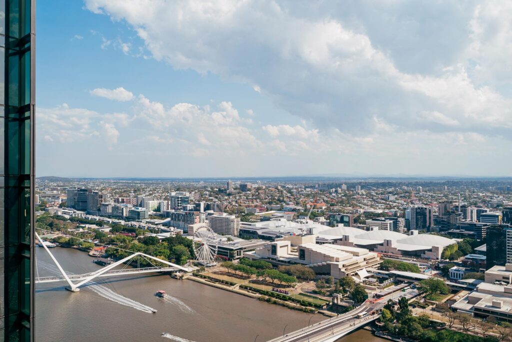 Riverlife wedding photographer - city skyline